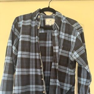 Men's medium, thread and cloth flannel blue